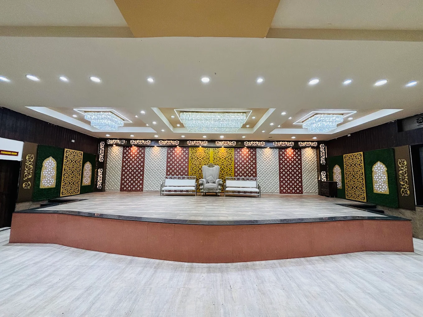 Royal Palm – Events & Banquet Hall.