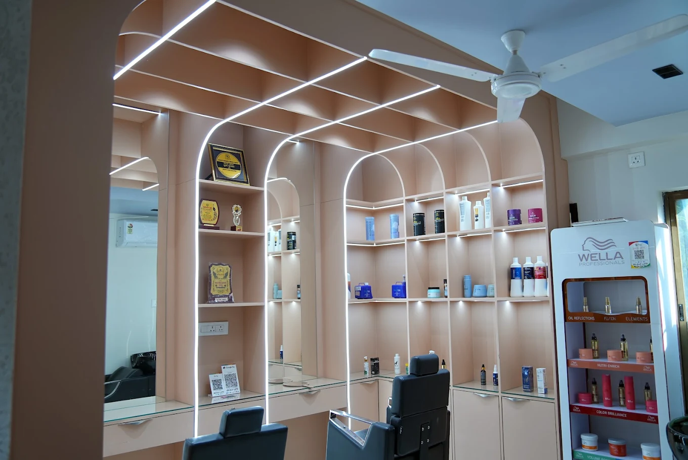 Pavanii Beauty Salon And Academy